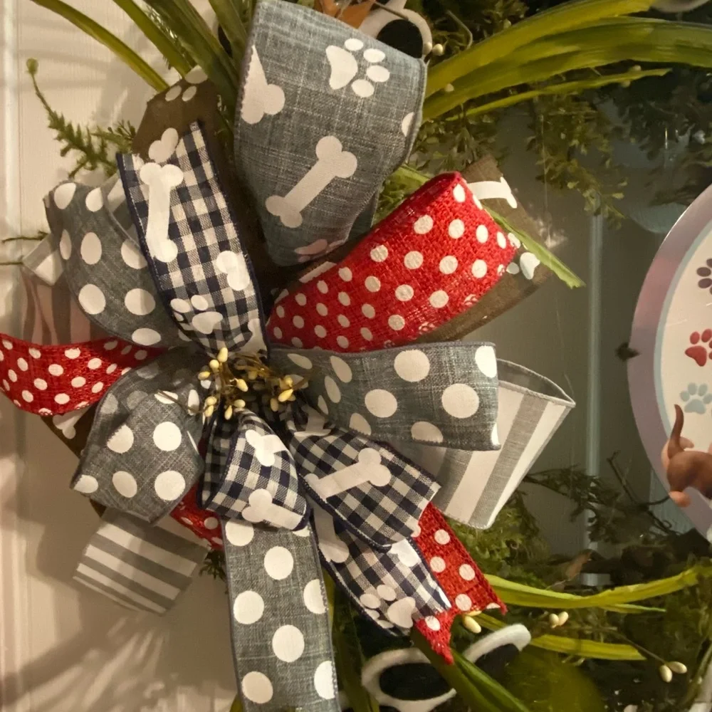 Dog-Themed Holiday Wreath with Green Accents